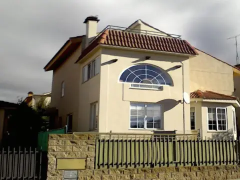 Chalet en calle de las Encinas, 5